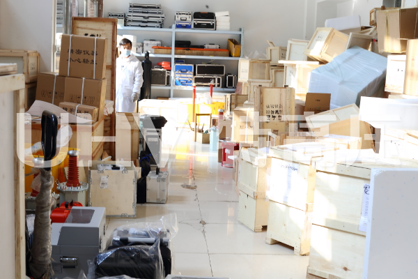 山東客戶來訪特高壓，現(xiàn)場進(jìn)行設(shè)備驗收(圖2)